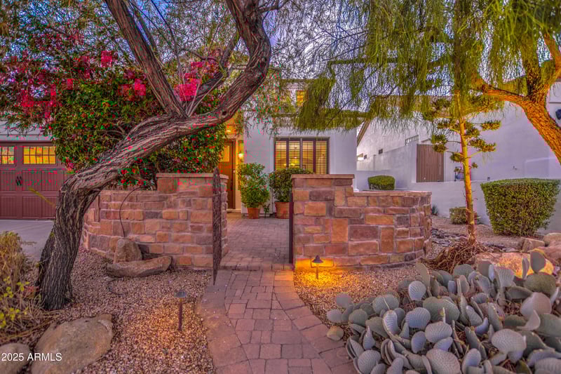 15426 4th Ave, Phoenix, AZ 85045
