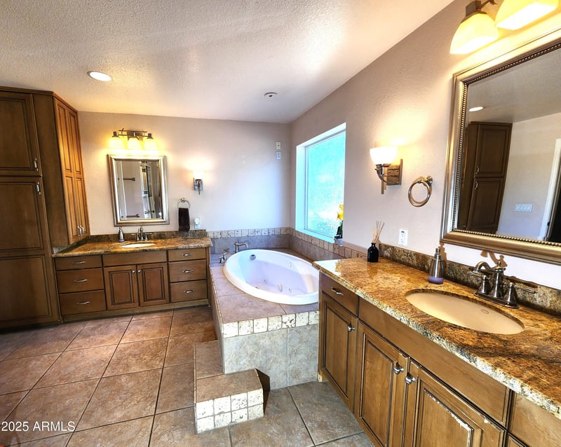 15427 2nd Ave, Phoenix, AZ 85023
