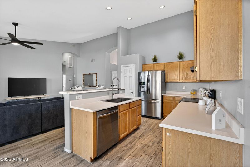 15427 S 16th Ave, Phoenix, AZ 85045