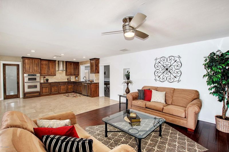 15428 N Central Ave, Phoenix, AZ 85022