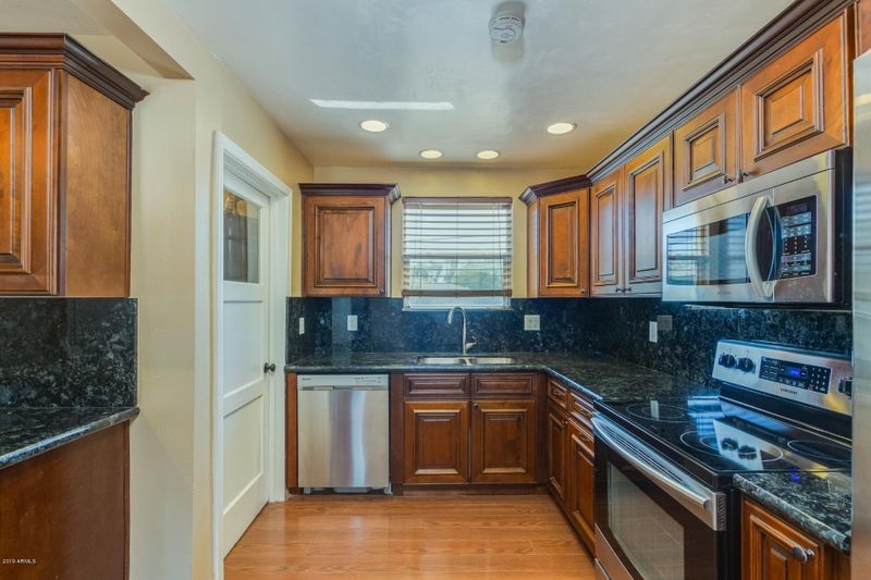1543 W Glenrosa Ave, Phoenix, AZ 85015