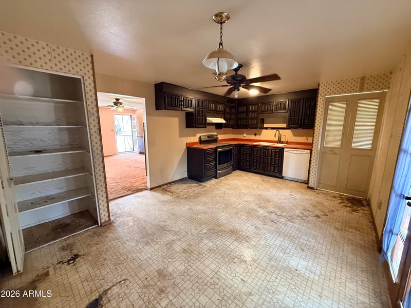 1543 W Surrey Ave, Phoenix, AZ 85029