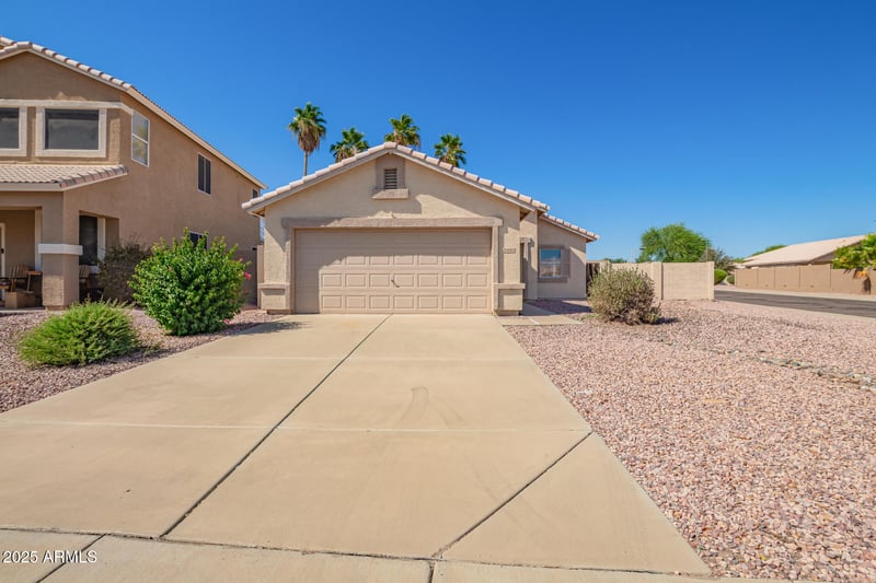 15440 Mauna Loa Ln, Surprise, AZ 85379