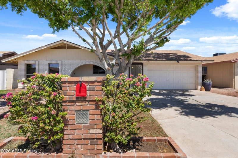 1546 E Flower Cir, Mesa, AZ 85204