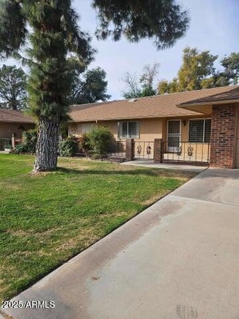 15462 Lakeforest Dr, Sun City, AZ 85351