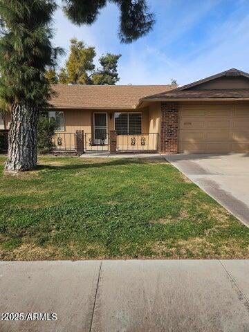 15462 Lakeforest Dr, Sun City, AZ 85351