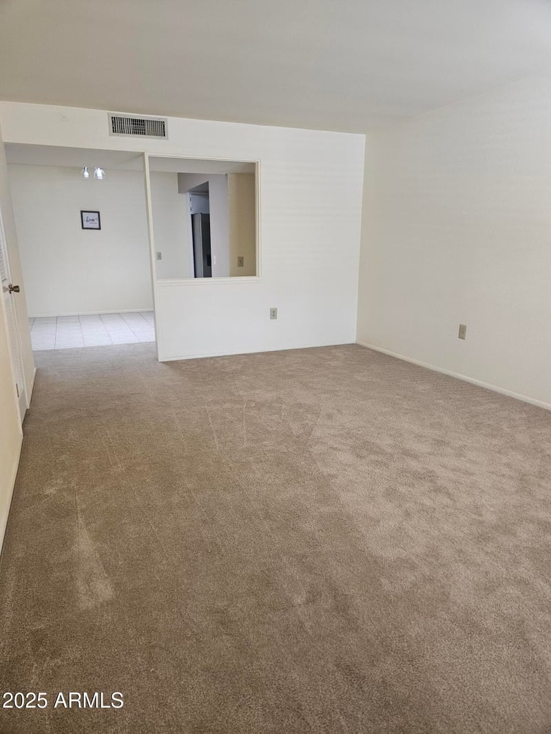 15462 Lakeforest Dr, Sun City, AZ 85351