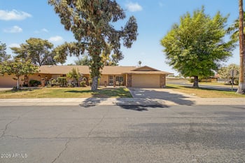 15462 Lakeforest Dr, Sun City, AZ 85351