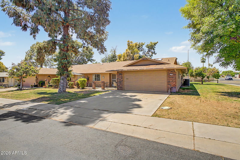 15462 Lakeforest Dr, Sun City, AZ 85351