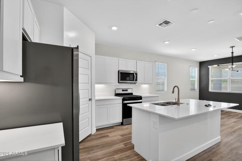 15476 Desert Hollow Dr, Surprise, AZ 85387