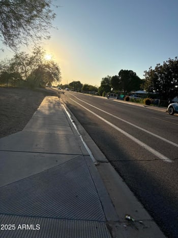 1548 Roeser Rd, Phoenix, AZ 85041
