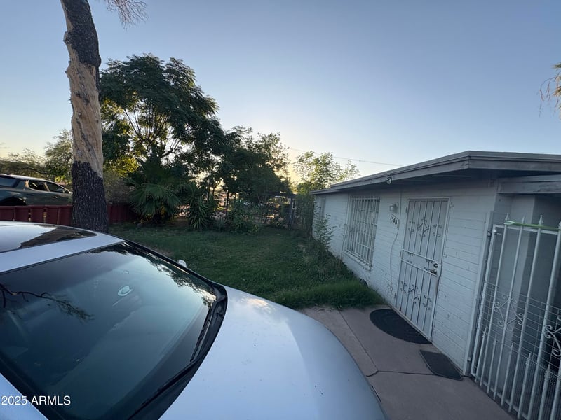 1548 Roeser Rd, Phoenix, AZ 85041