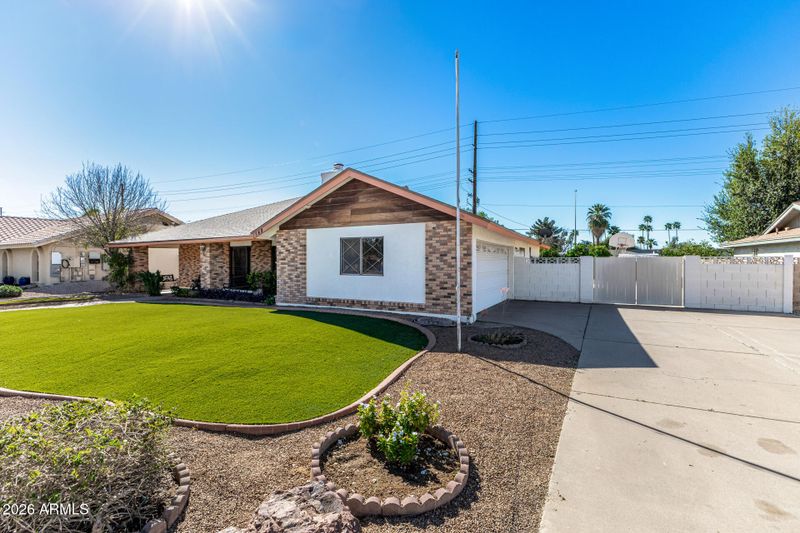 1549 E Greenway St, Mesa, AZ 85203