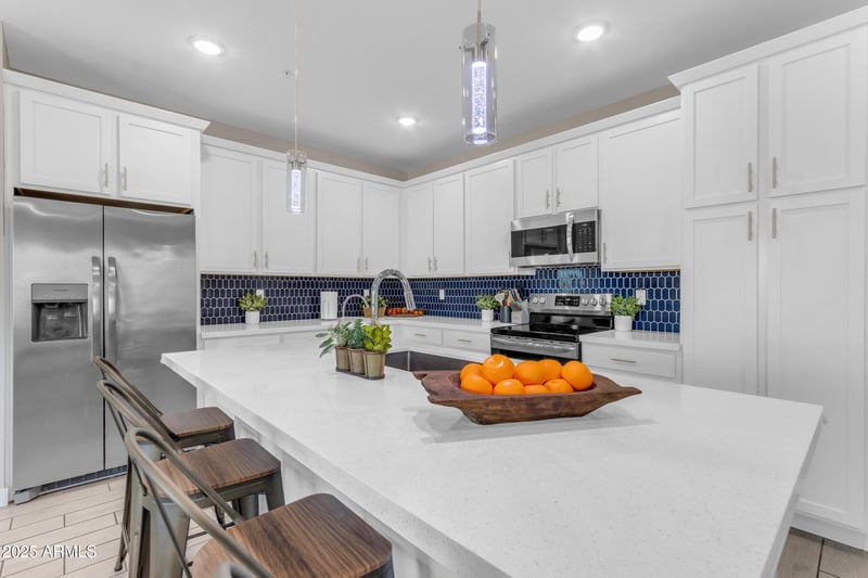 155 Lakeview Blvd #204, Chandler, AZ 85225