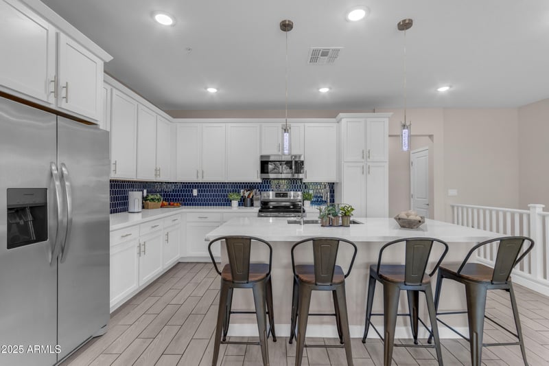 155 Lakeview Blvd #204, Chandler, AZ 85225