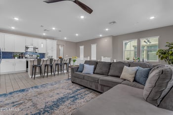 155 Lakeview Blvd #204, Chandler, AZ 85225