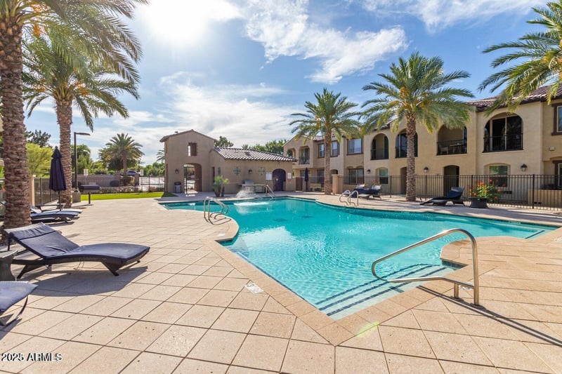 155 Lakeview Blvd #204, Chandler, AZ 85225