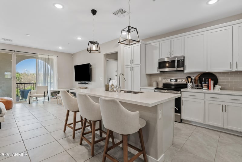 155 Lakeview Blvd #206, Chandler, AZ 85225