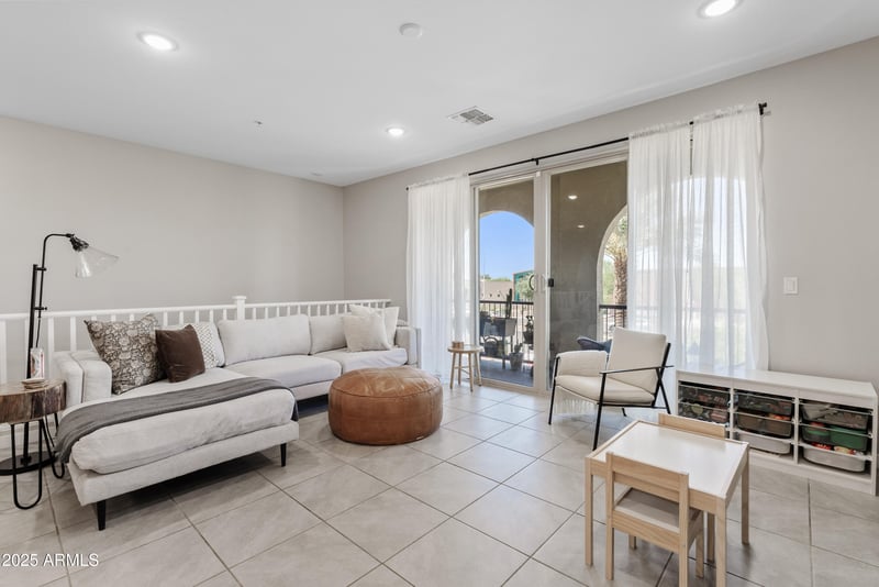 155 Lakeview Blvd #206, Chandler, AZ 85225