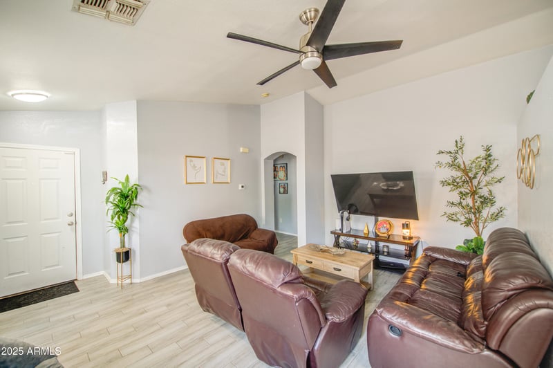 155 Parkwood St, Mesa, AZ 85208