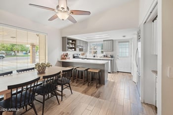 155 W Wagoner Rd, Phoenix, AZ 85023