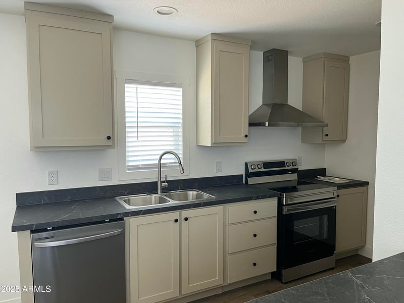 1550 W Southern Ave #20, Phoenix, AZ 85041