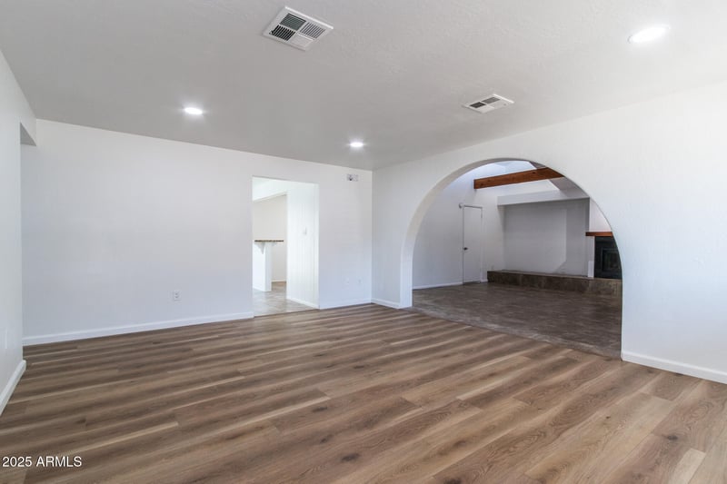 1550 Willow Ave, Phoenix, AZ 85029