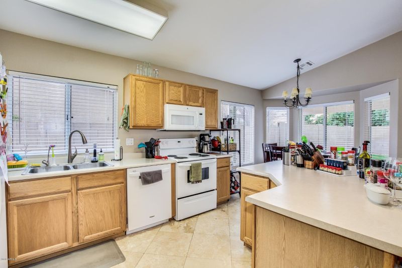 1551 S Vine St, Gilbert, AZ 85233