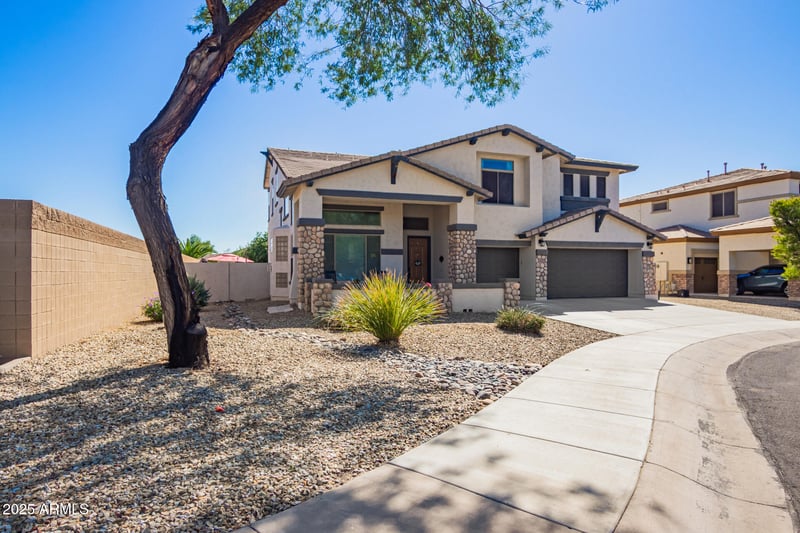 15527 Minnezona Ave, Goodyear, AZ 85395