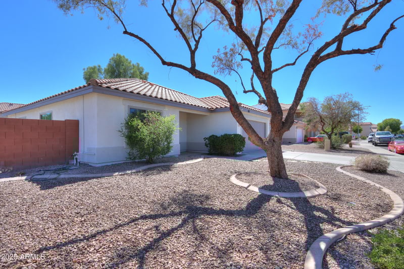 15529 Gelding Dr, Surprise, AZ 85379