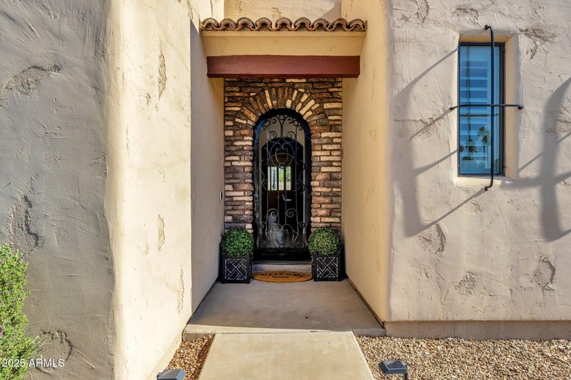 1554 E Kings Ct, Gilbert, AZ 85234