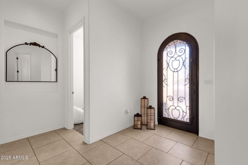 1554 E Kings Ct, Gilbert, AZ 85234