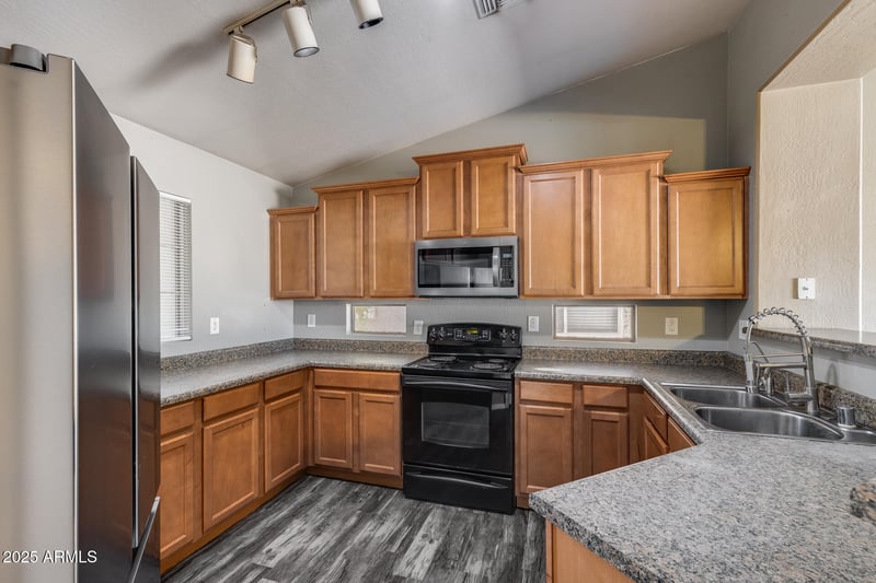 15542 Magnolia St, Goodyear, AZ 85338