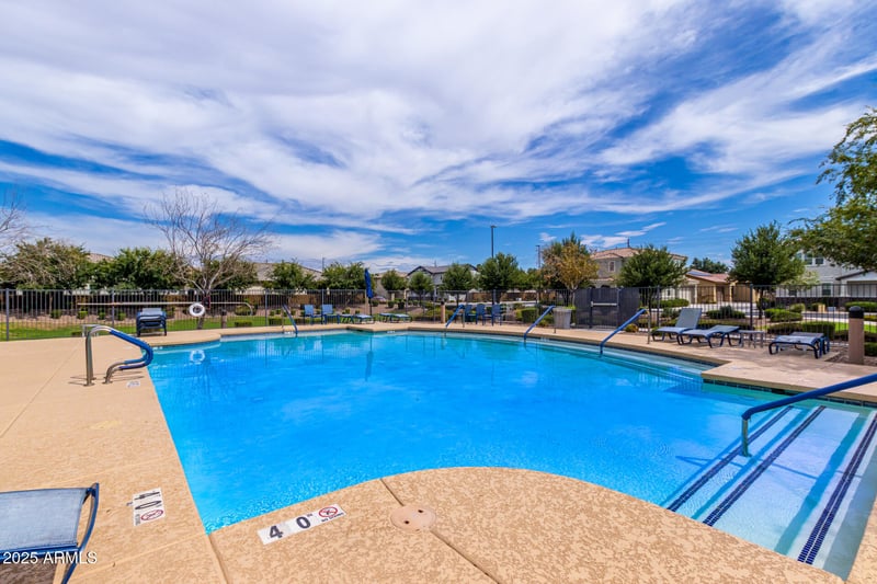 1555 Loren Ln, Gilbert, AZ 85296