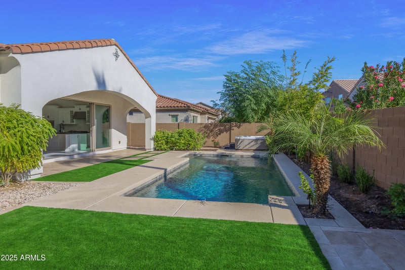 1555 Sea Fog Dr, Gilbert, AZ 85233