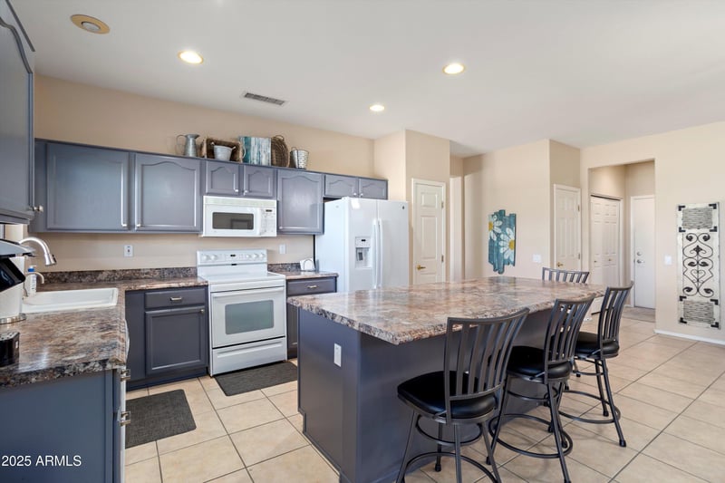 15560 Clear Canyon Dr, Surprise, AZ 85374