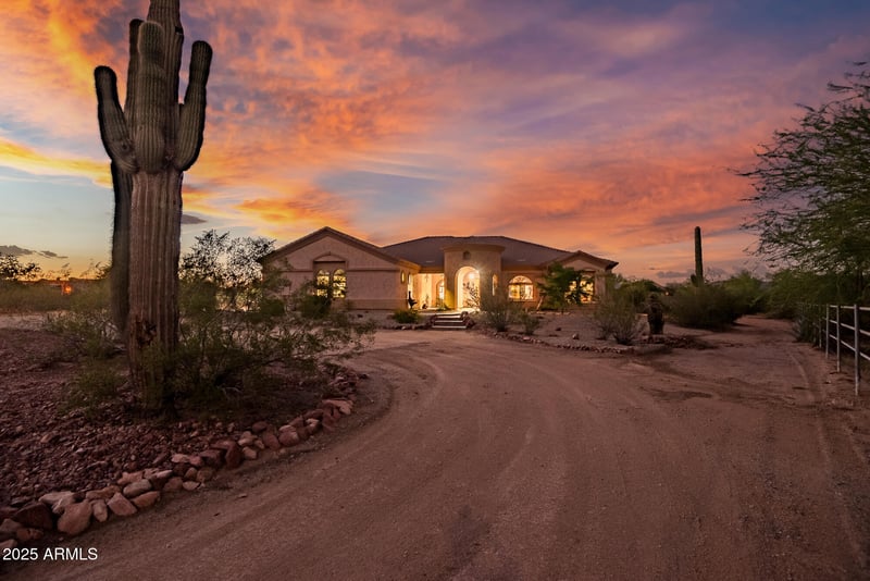 15576 Dale Ln, Surprise, AZ 85387