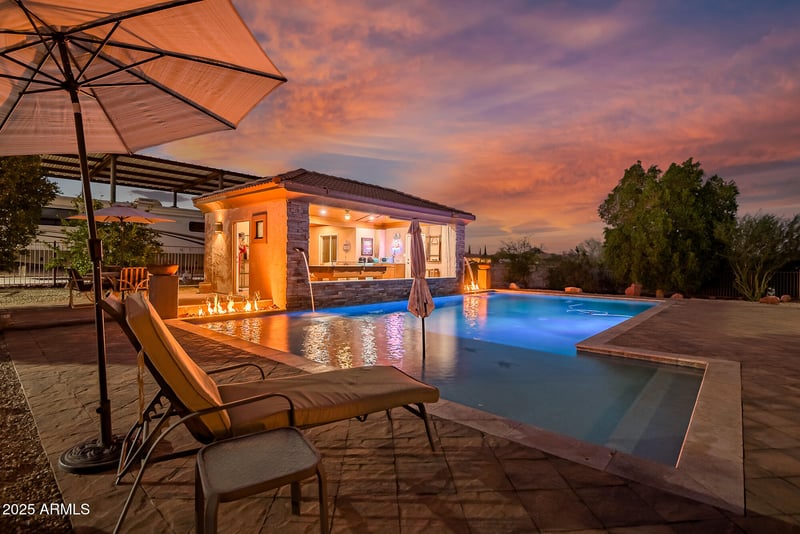 15576 Dale Ln, Surprise, AZ 85387