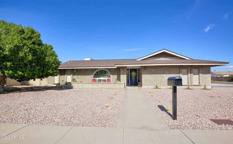 1558 E Greenway St, Mesa, AZ 85203