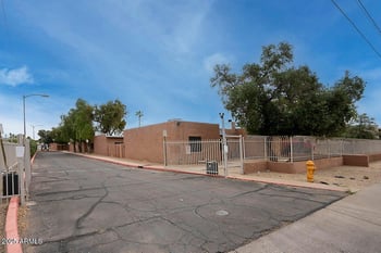 15601 27th St #33, Phoenix, AZ 85032
