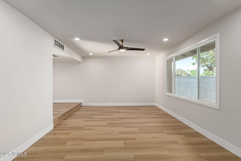 15602 55th Ave, Glendale, AZ 85306