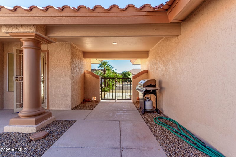 15604 Sentinel Dr, Sun City West, AZ 85375