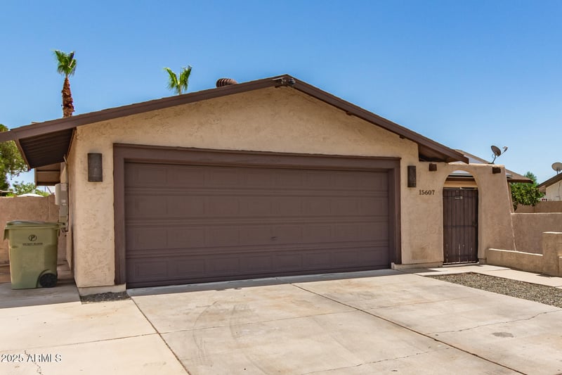 15607 57th Dr, Glendale, AZ 85306