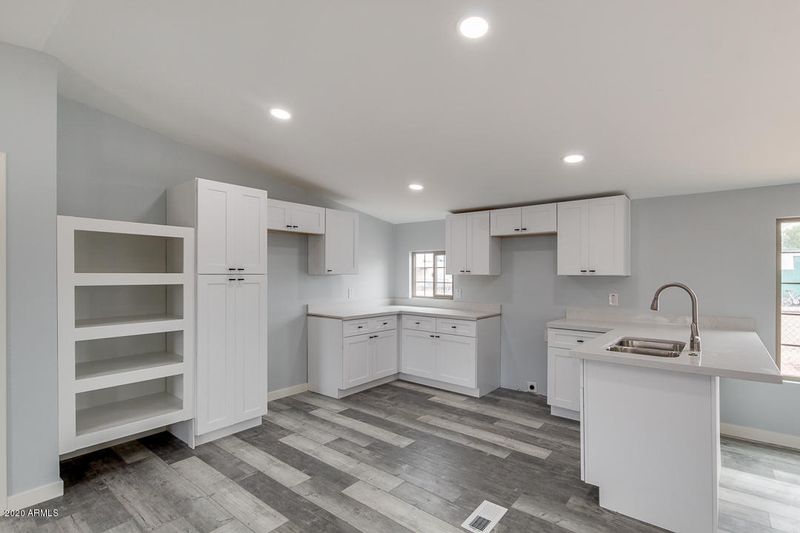 1561 E 22nd Ave, Apache Junction, AZ 85119