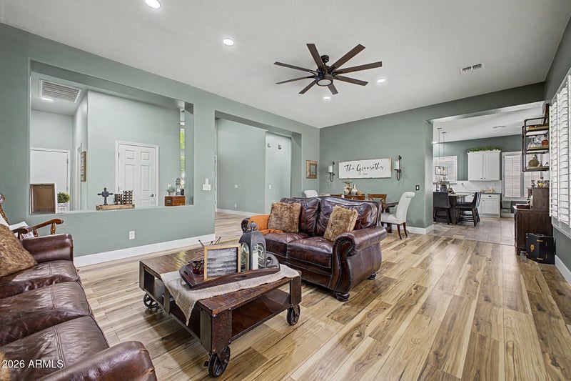 15611 176th Ln, Surprise, AZ 85388