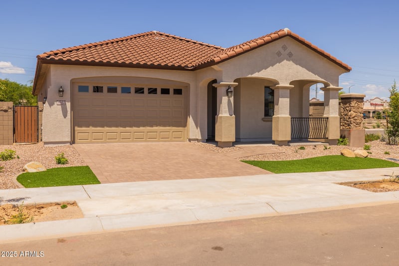 15612 Georgia Dr, Surprise, AZ 85379
