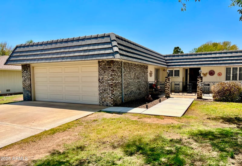 15618 Cameo Dr, Sun City, AZ 85351