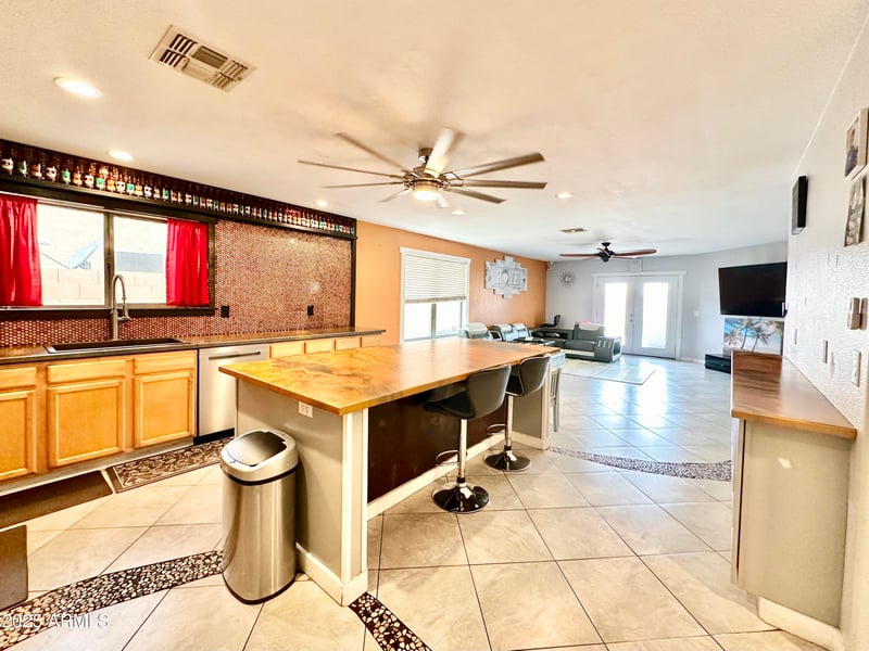 15618 Port Au Prince Ln, Surprise, AZ 85379