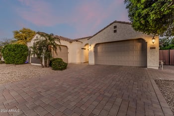 15619 Minnezona Ave, Goodyear, AZ 85395