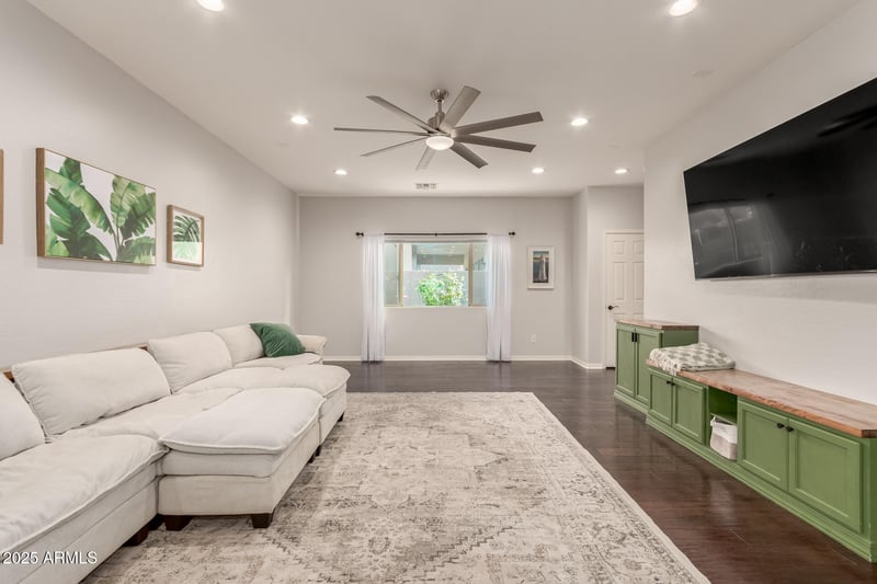 1562 Alder Rd, San Tan Valley, AZ 85140